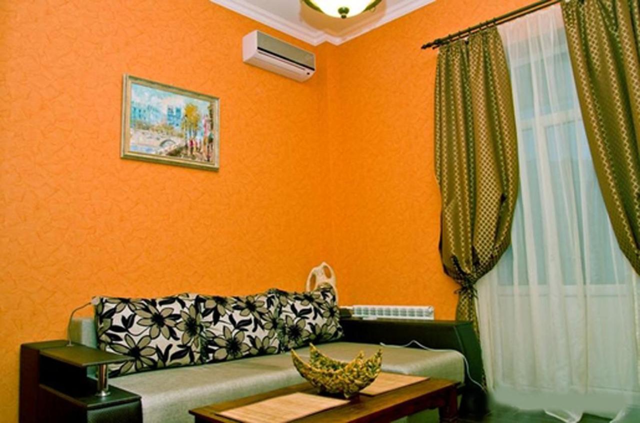 Sofiivs'Ka Street, 1. Apartment Kyiv Exterior photo